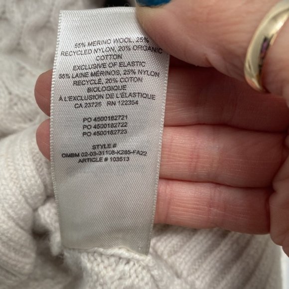 ❗️SOLD❗️Aritzia Sunday Best Peggy Sweater Size L - Picture 10 of 10